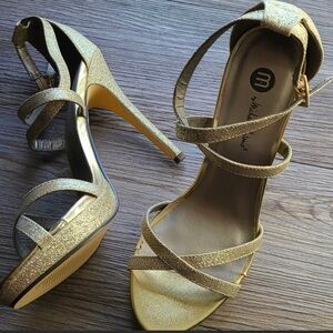 NWOT Michael Antonio Heels gold glitter size 8